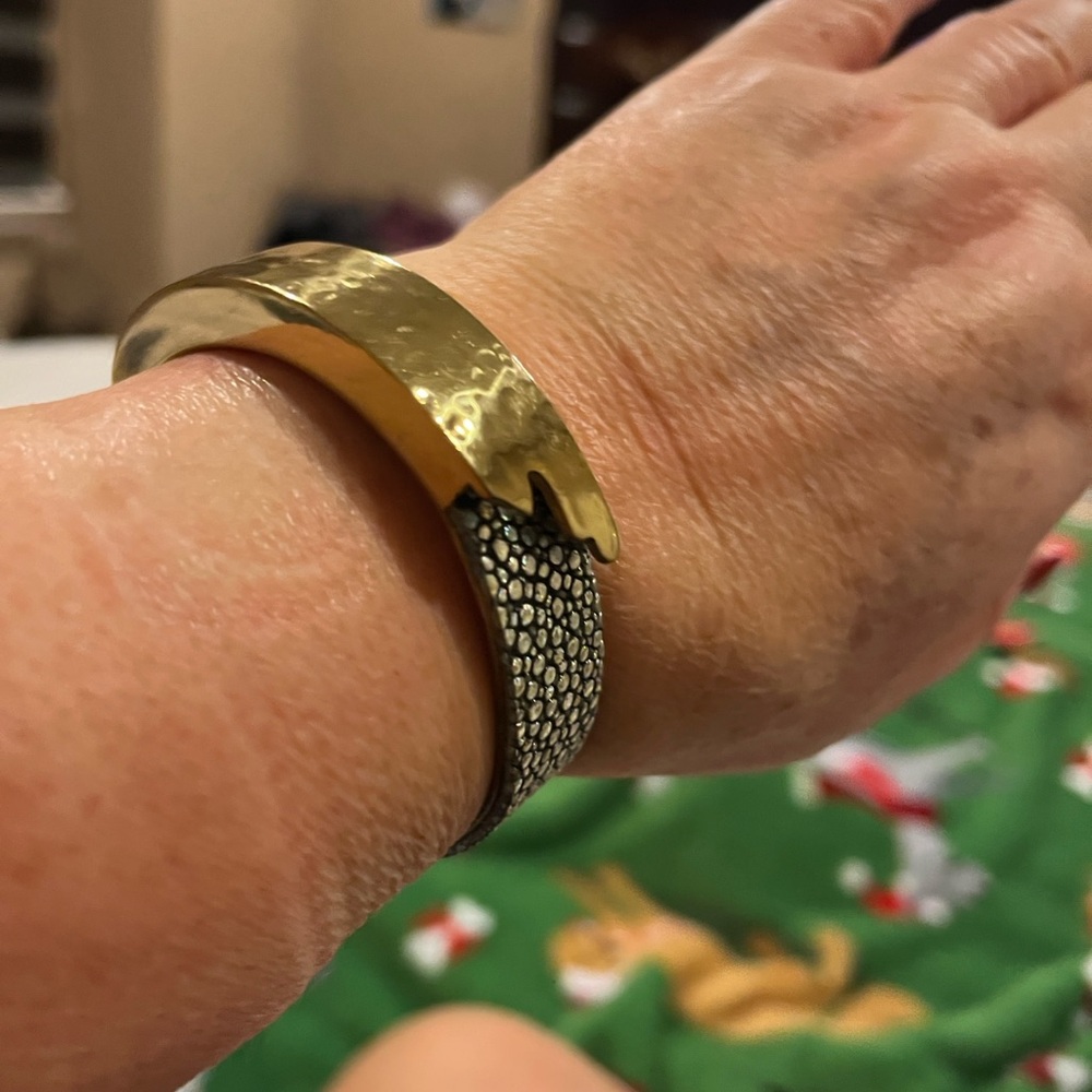 Rustic Cuff Dallas Stingray .5 Gold - Silver